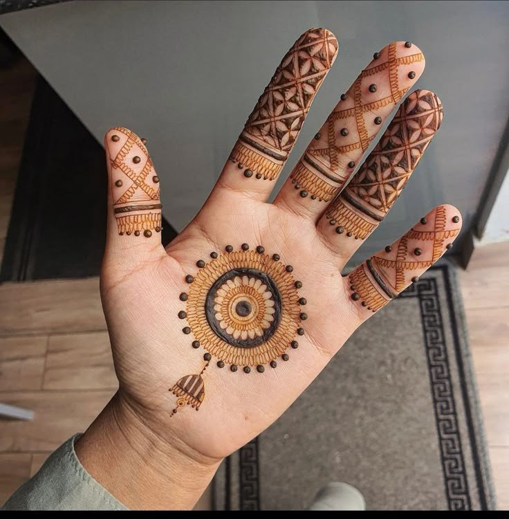 girl-cute-mehndi-designs-for-kids-simple girl-cute-mehndi-designs-for-kids-simple