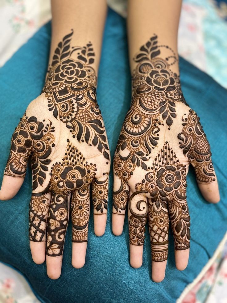 aesthetic-mehndi-design-easy-and-beautiful