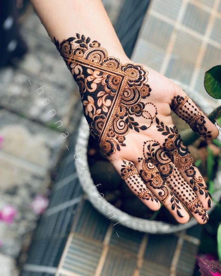 arabic-front-mehndi-design-easy-and-beautiful