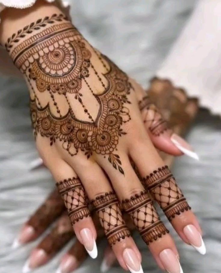 arabic-front-mehndi-design-easy-and-beautiful-back-hand