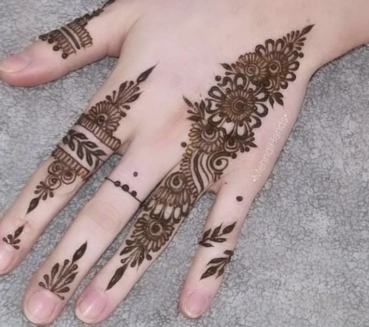 arabic-front-mehndi-design-easy-and-beautiful-front-hand
