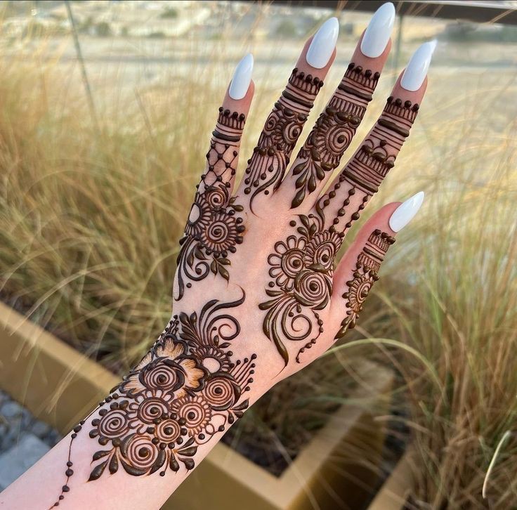 arabic-front-mehndi-design-easy-and-beautiful-half-hand