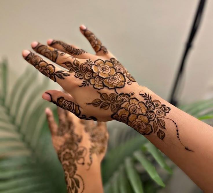arabic-front-mehndi-design-easy-and-beautiful-half-hand