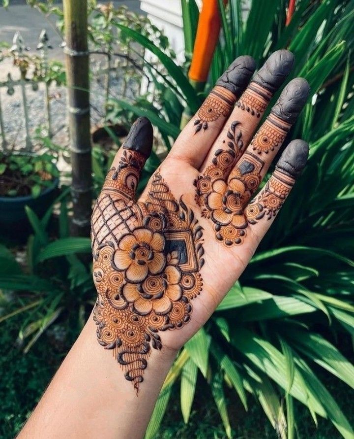arabic-instagram-royal-front-hand-mehndi-design-simple-and-beautiful
