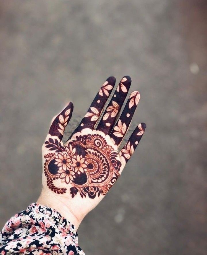 bridal-front-hand-simple-mehndi-design