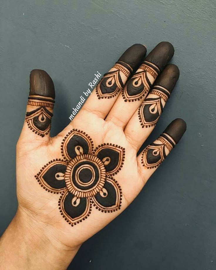 bridal-mehndi-front-hand-stylish-front-hand-simple-mehndi-design