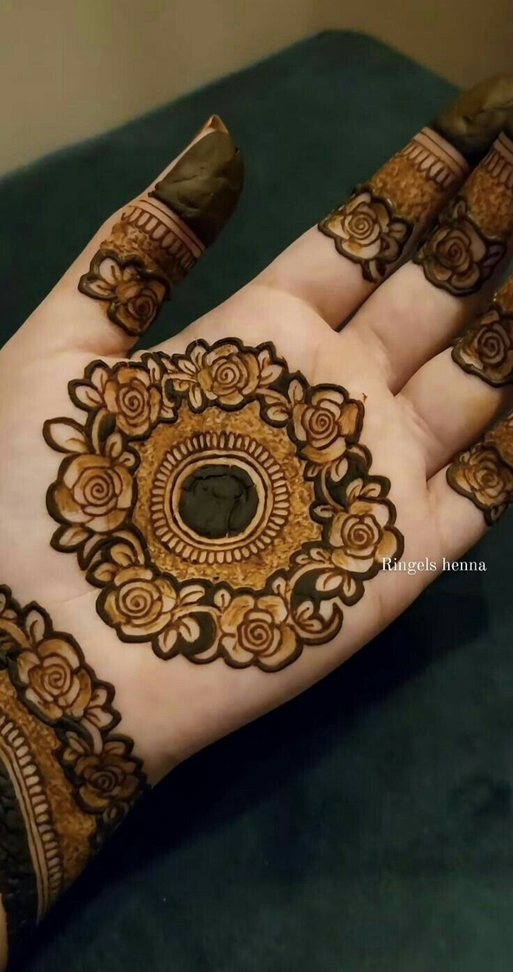 bridal-simple-royal-front-hand-mehndi-design