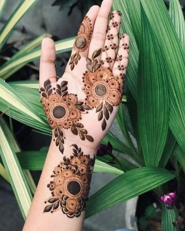 easy-front-hand-simple-mehndi-design-circle