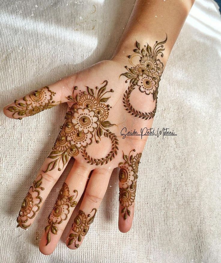 front-hand-easy-mehndi-design-for-children