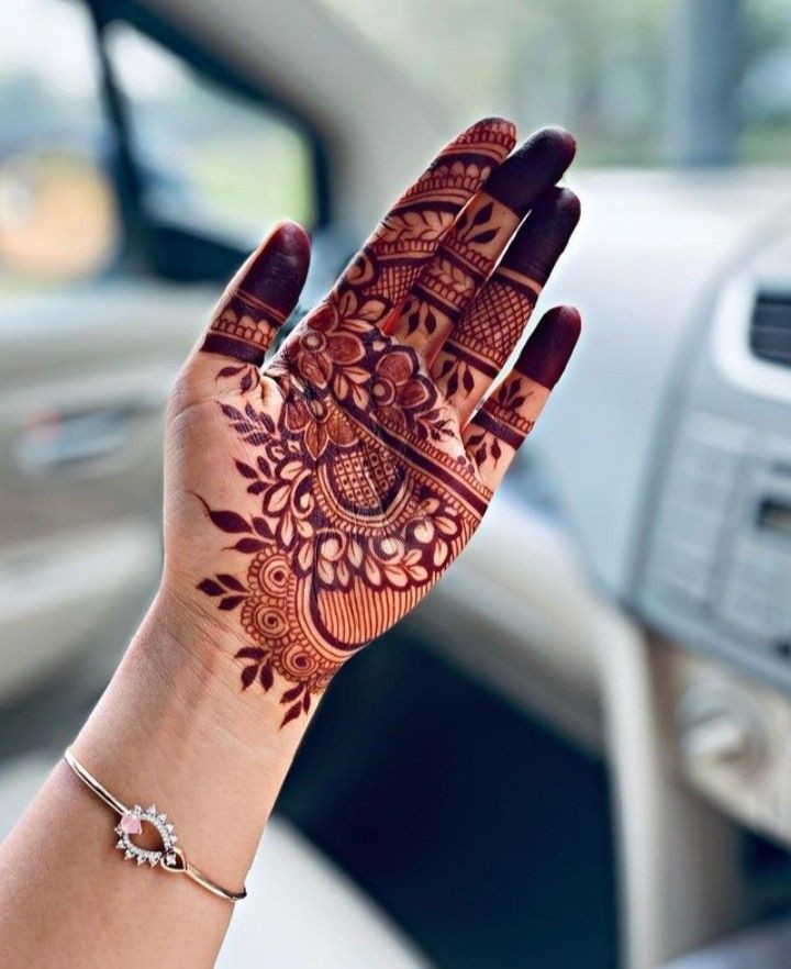 front-hand-simple-mehndi-design-bel
