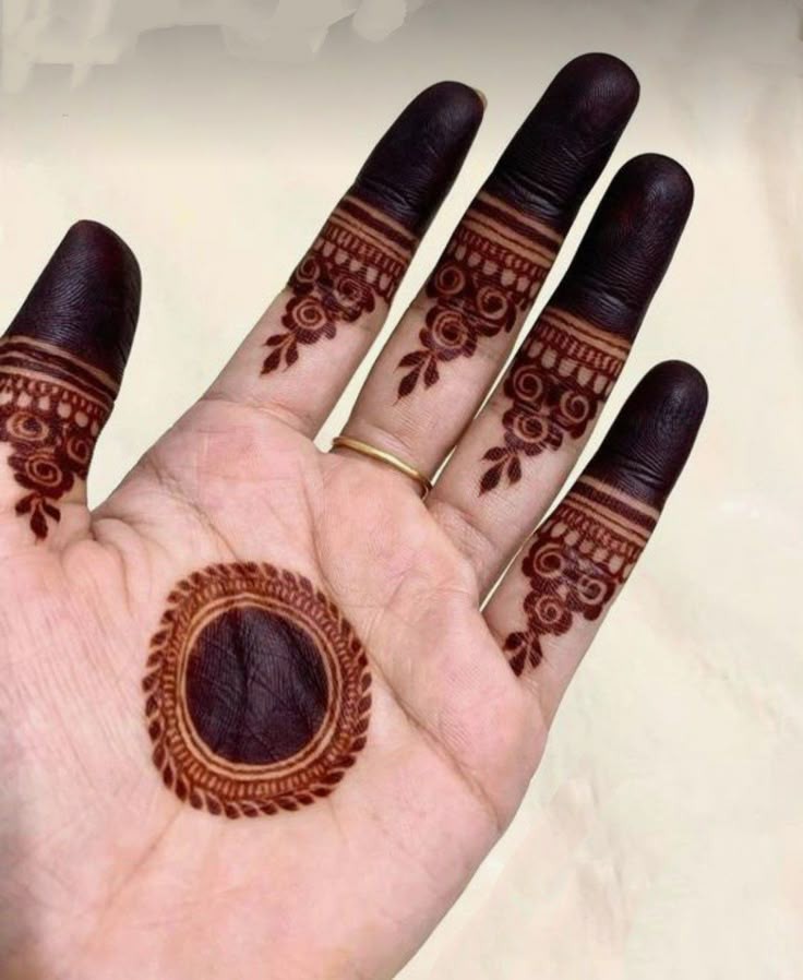 front-hand-simple-mehndi-design-easy-and-beautiful
