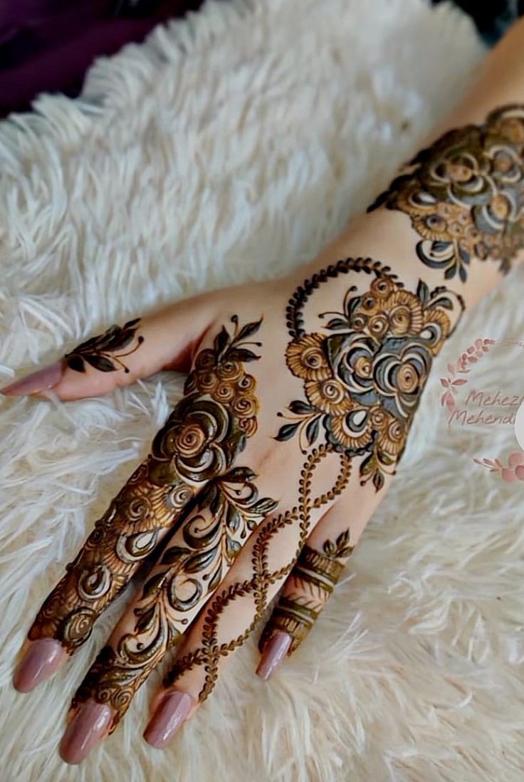 front-mehndi-design-easy-and-beautiful-aesthetic