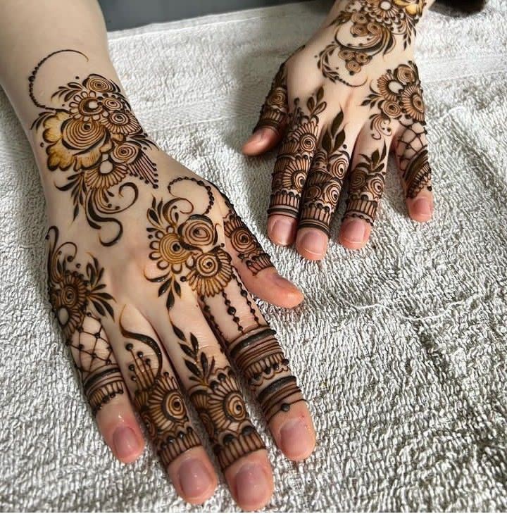 front-mehndi-design-easy-and-beautiful-circle-arabic