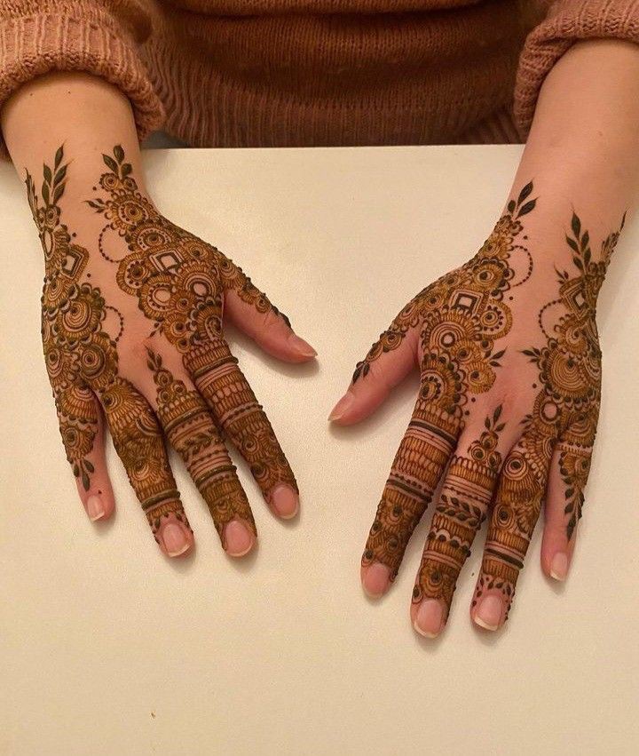 front-mehndi-design-easy-and-beautiful-circle-arabic