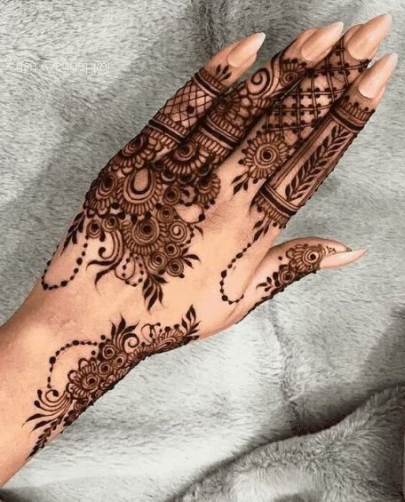 front-mehndi-design-easy-and-beautiful-circle-arabic