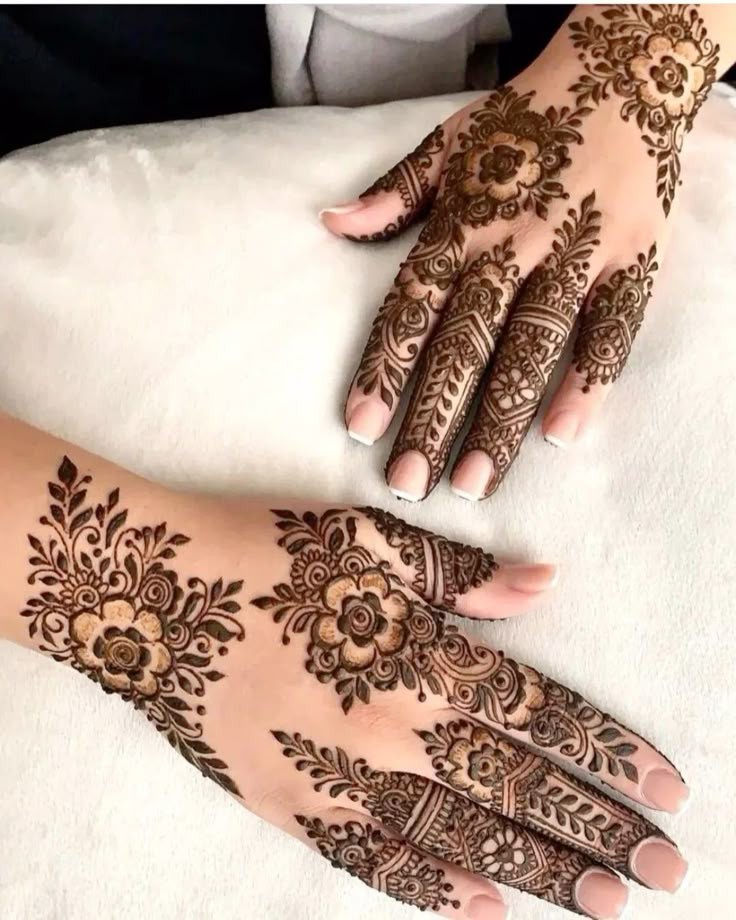 front-mehndi-design-easy-and-beautiful-for-girl