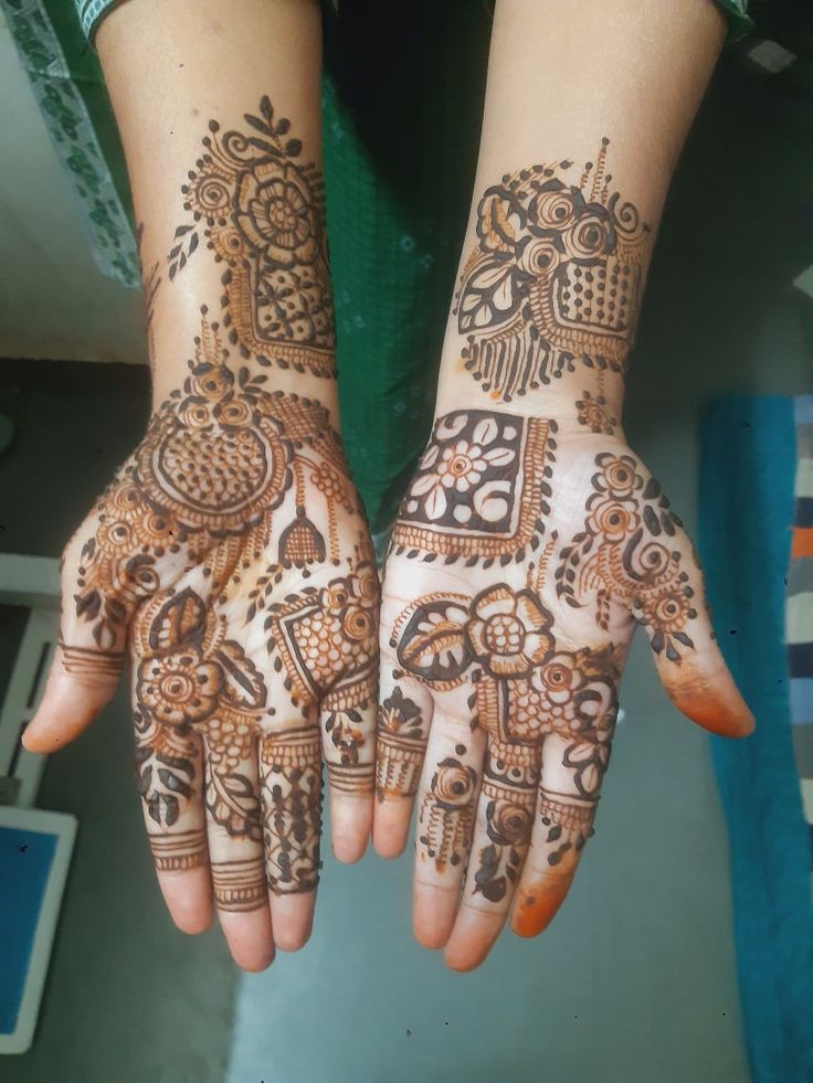 front-mehndi-design-easy-and-beautiful-with-name
