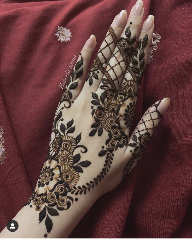 mehndi-design-easy-and-beautiful-arabic-for-girl