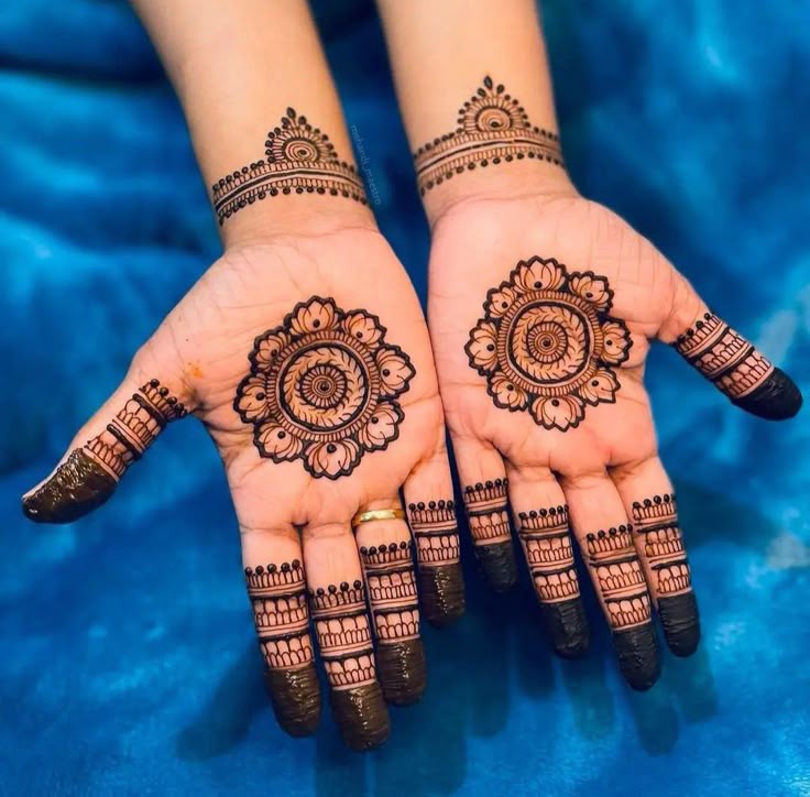 mehndi-design-easy-and-beautiful-arabic-front-hand