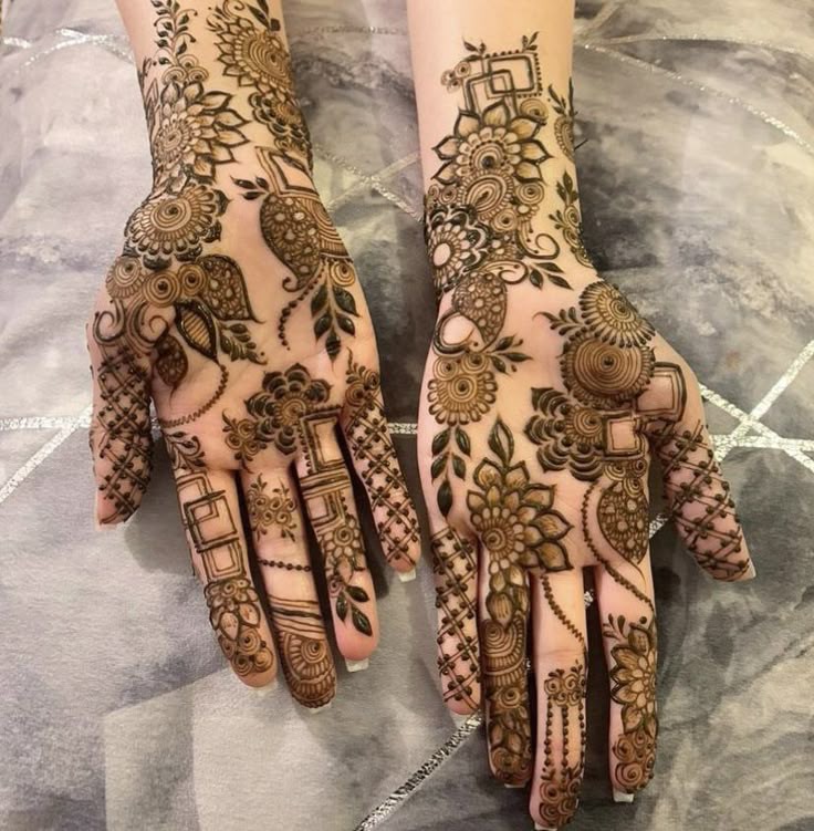 mehndi-design-easy-and-beautiful-back-hand-front-hand