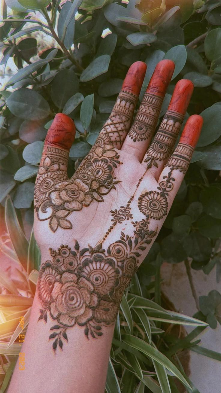 simple-dulha-mehndi-design-front-hand