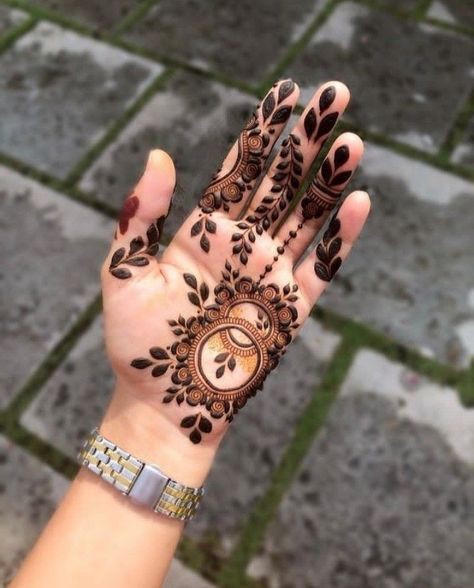 stylish-royal-front-hand-mehndi-design